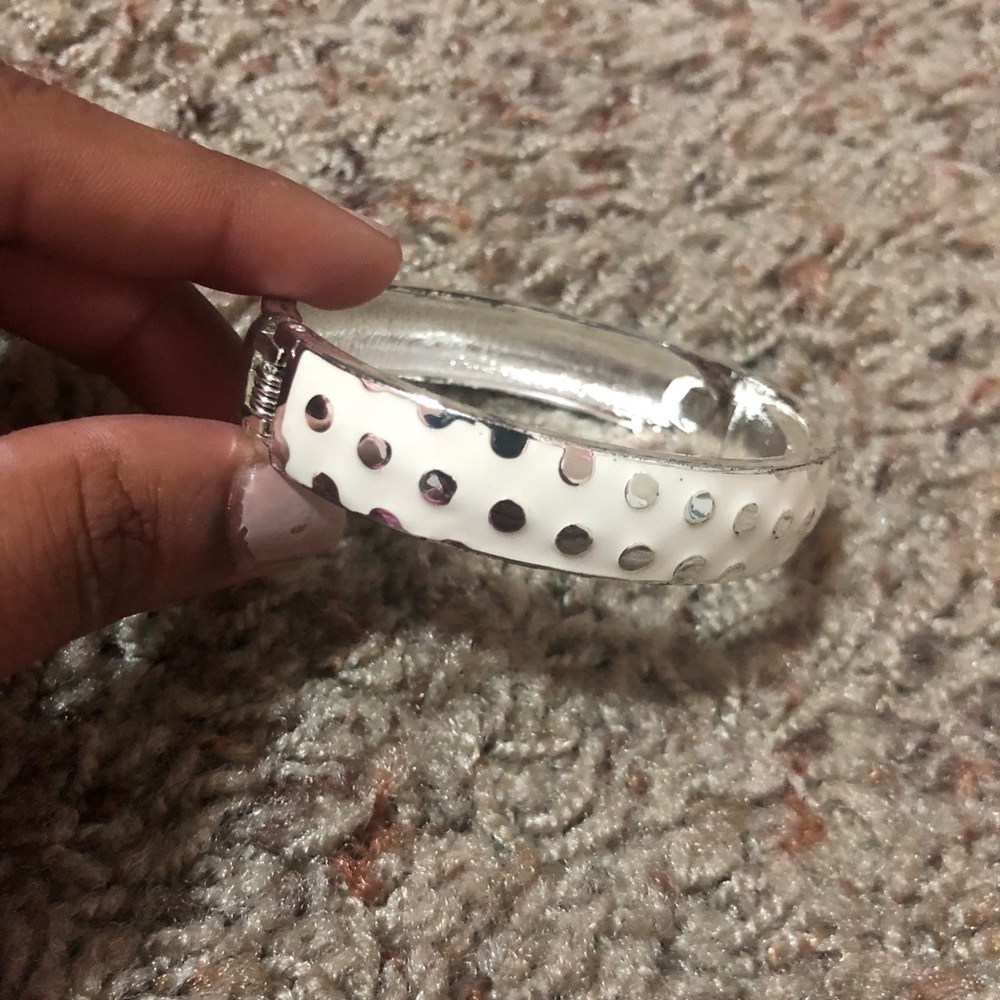 Bangle - Picture 1 of 5